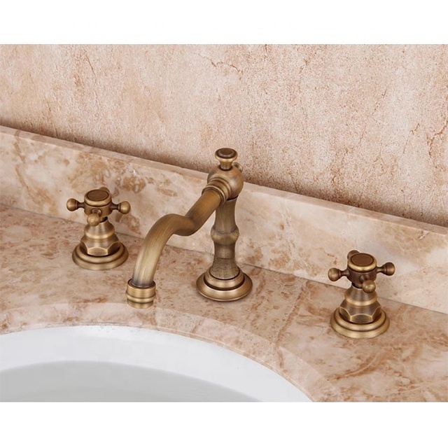 All -bronze triple -hole tapped faucet accessories antique hand wheel water faucet