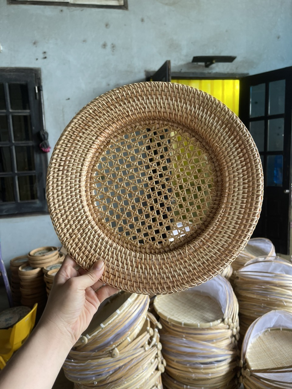 Obtain Rattan Chargers at Wholesale Prices Woven Charger Placemats for Elegant Dinner Table Settings