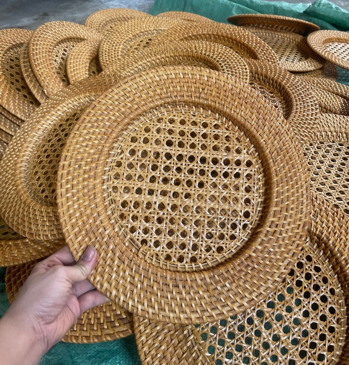 Obtain Rattan Chargers at Wholesale Prices Woven Charger Placemats for Elegant Dinner Table Settings