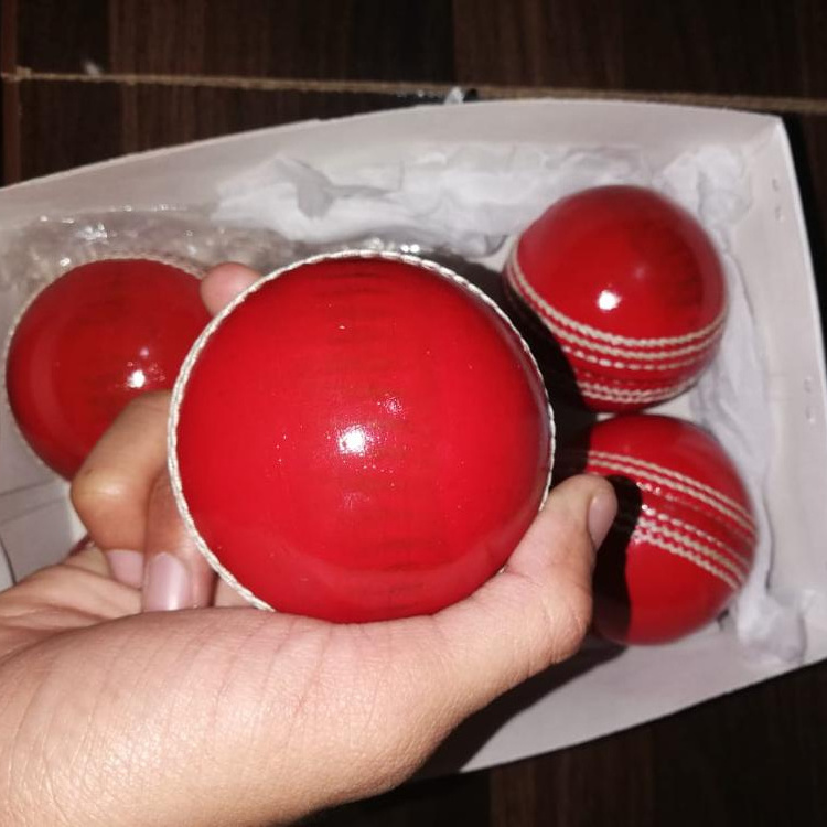 2018 Hand stitch made Leather Red 4.5 oz Cricket balls