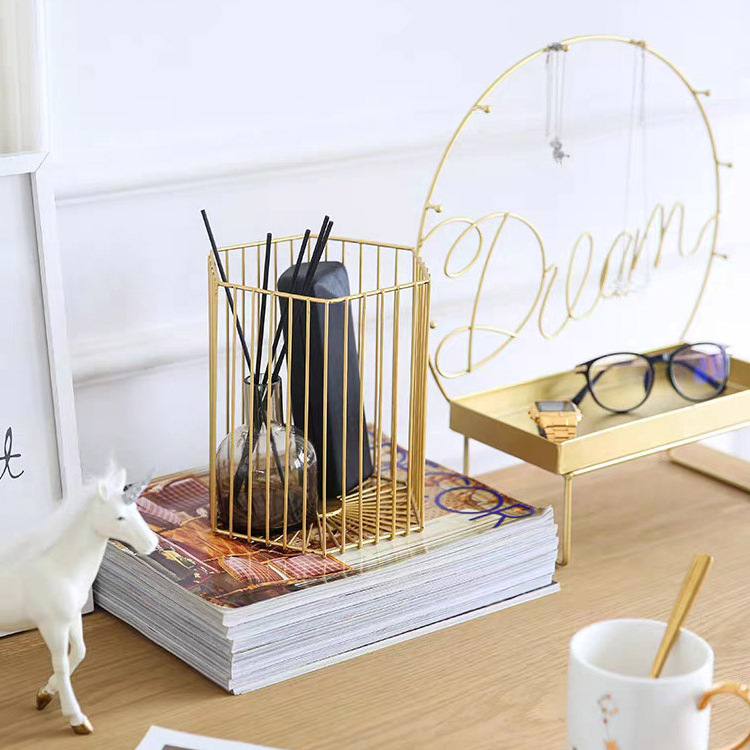 Gold Iron Wire Line Hexagon Shape Home Accessories Table Storage Rack Geometric Candle Holder