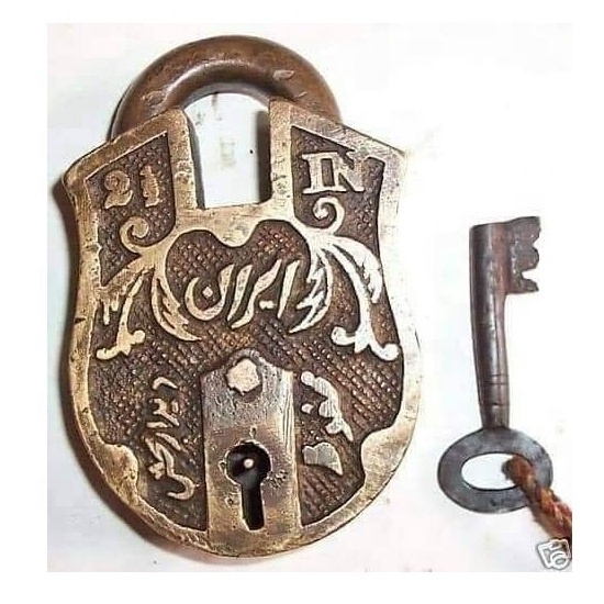 Handmade Brass Vintage Lock Alphabets Smart & Modern Design Catch Stylish Metal Lock Attractive Iron Brass Chain Top Selling