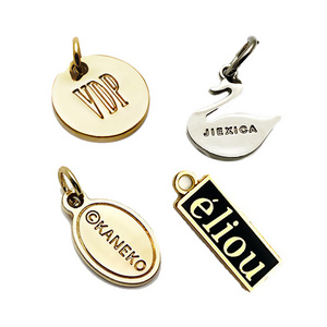 High quality stainless steel custom designer logo engraved gold pendant metal jewelry tags charms for diy necklace bracelet