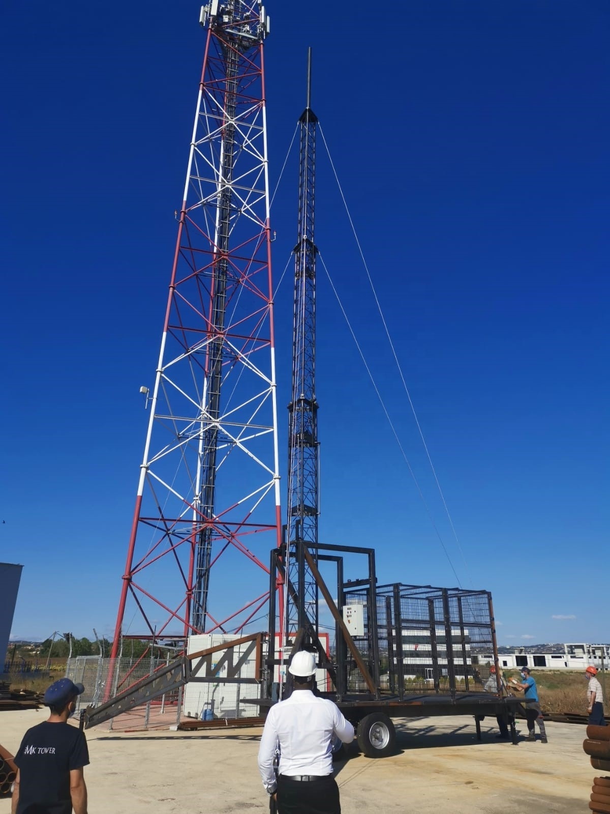 30m COW Cell On Wheels On Heavy Trailer Communication Tower Telescopic Mast