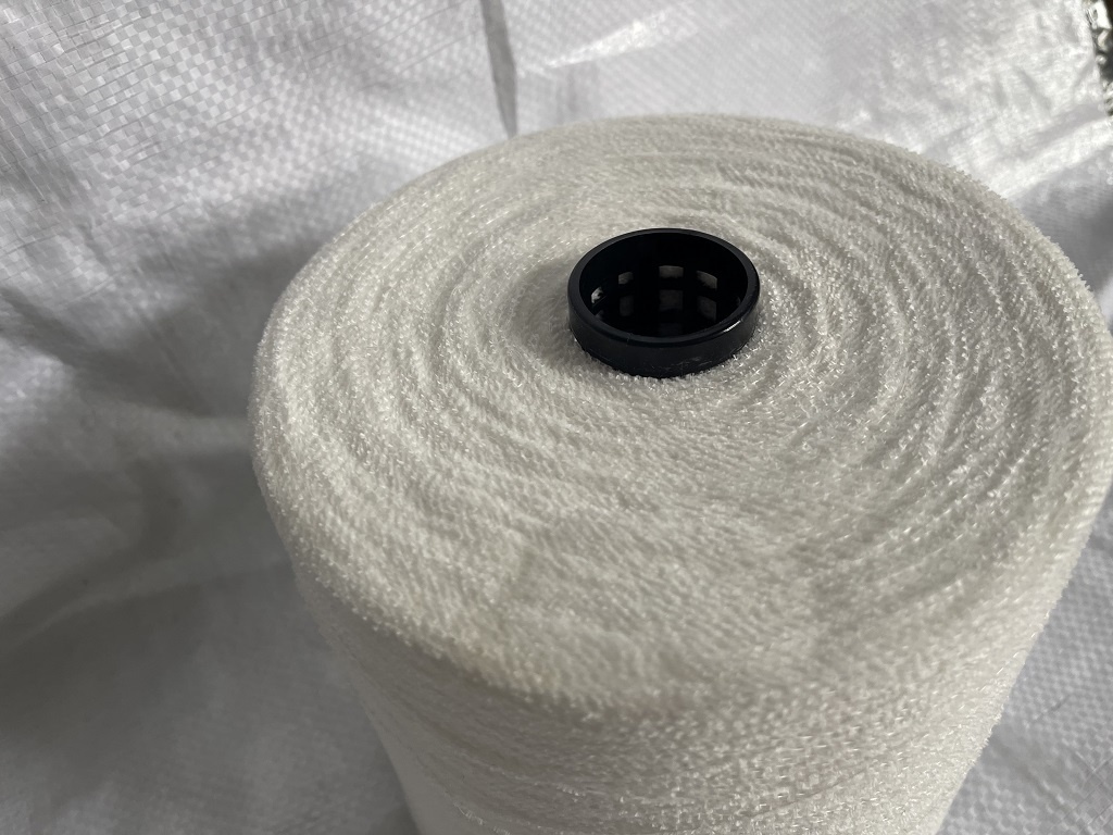 Wholesale 100% Polyester Spun Fancy Velvet Chenille Knitting Machine Yarn Crochet Line For Knitting