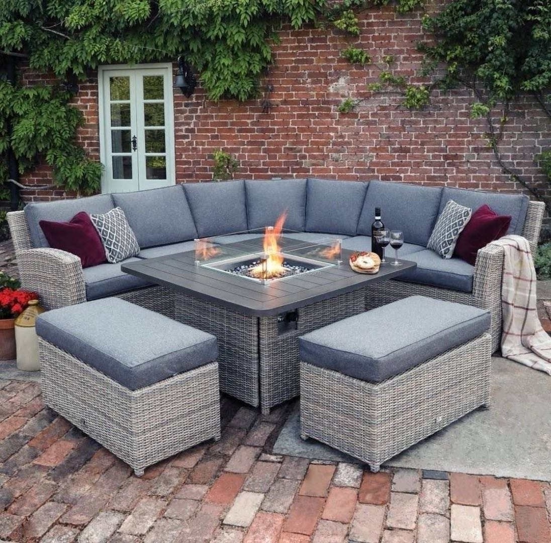 Balcony Terrace Wicker Outdoor Garden Patio Cheap London Rattan Furniture Outdoor Sofas Set With Propane Tank Fire Pit