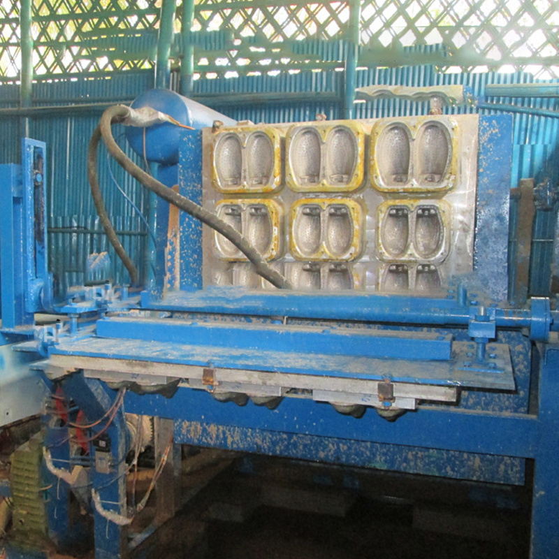 Shoe stretcher paper pulp molding machine