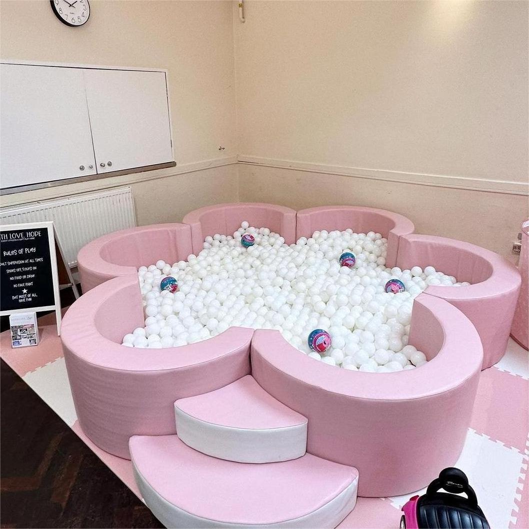 New designed transparent ball pit kids soft play equipment with adults air bubble tent indoor soft play ball pit