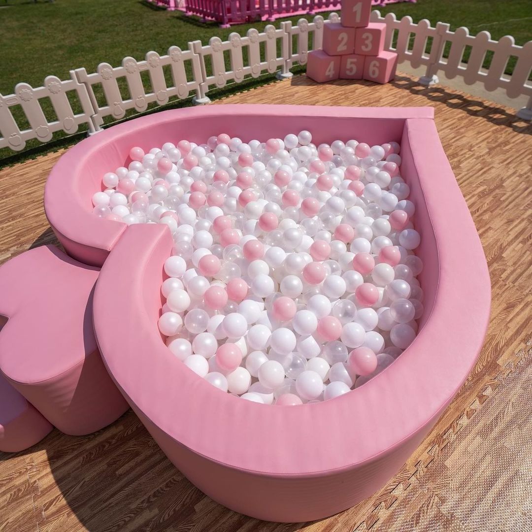 Commercial Inflatable pink Bounce House With heart shape Ball Pit Soft Play Sets special Kids Playground outdoor Playground