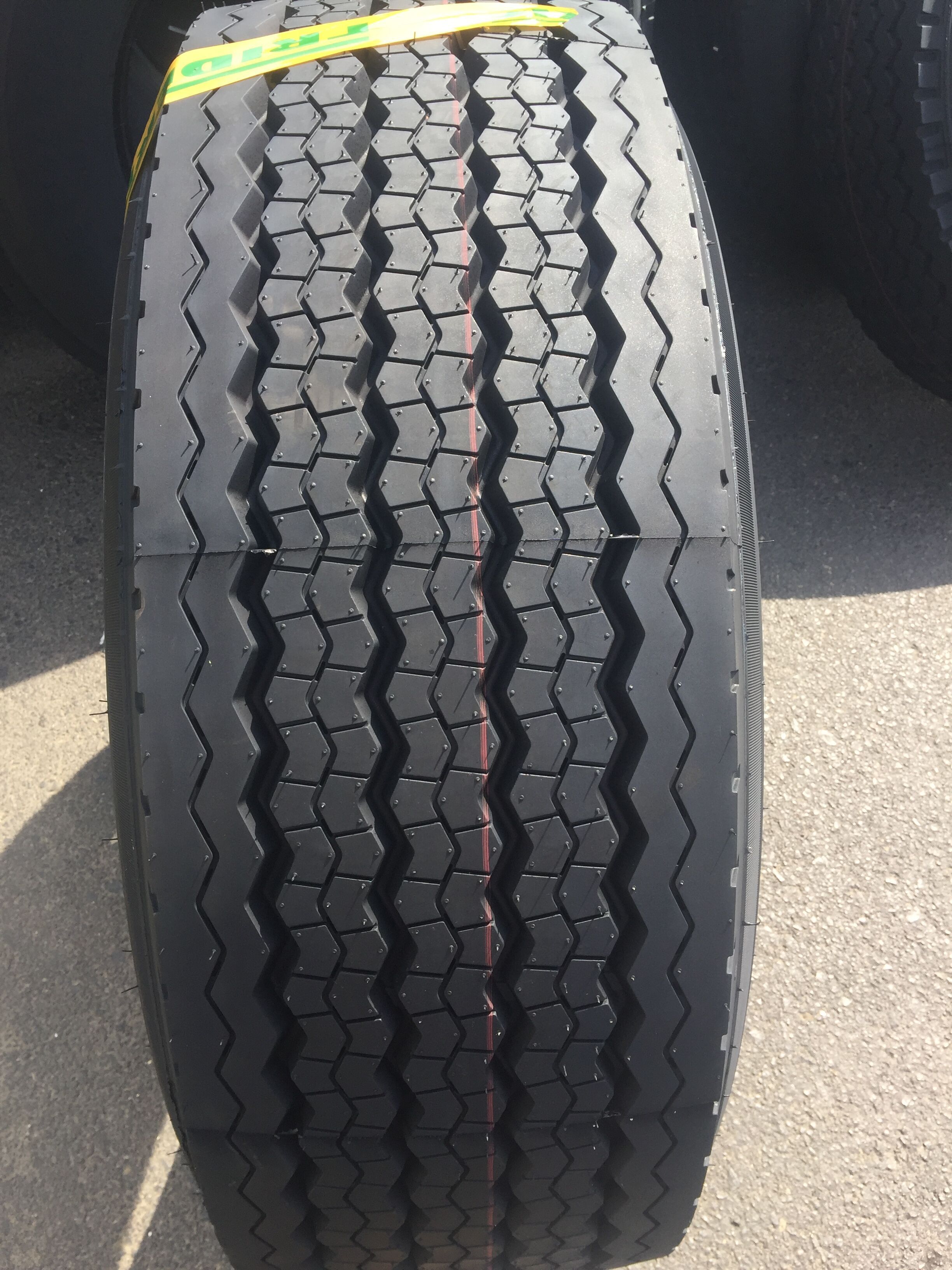 Tires 315 80 r 22.5 385/65/22.5 truck tyre