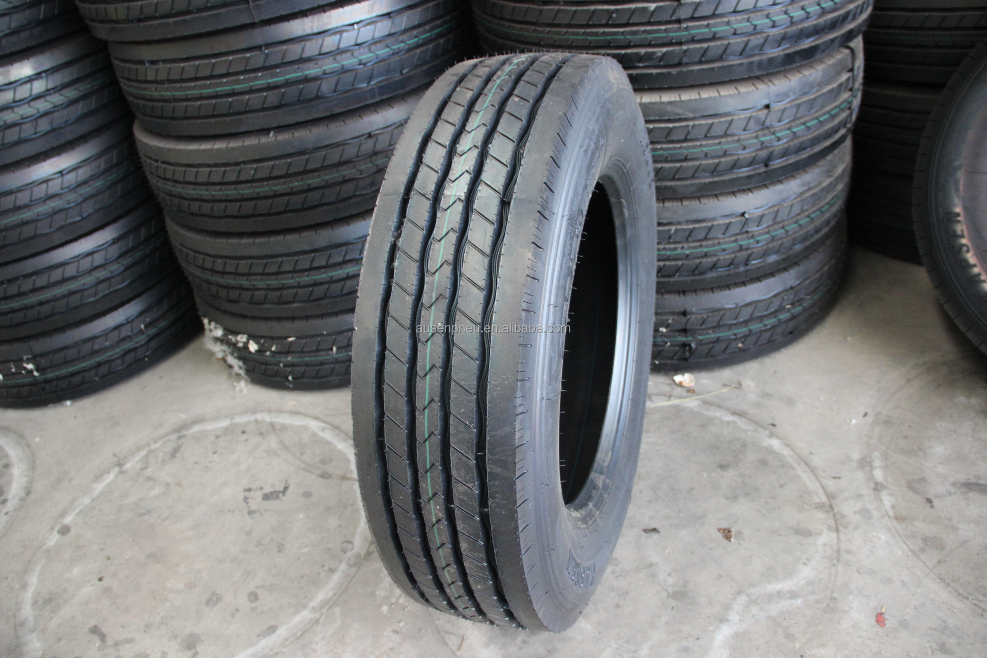 Top quality cheaper price wholesale tyres 265/70r19.5