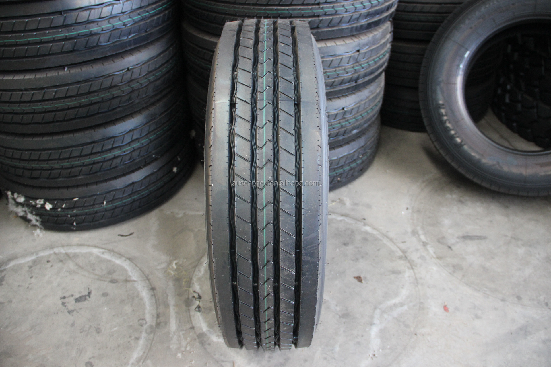 Top quality cheaper price wholesale tyres 265/70r19.5