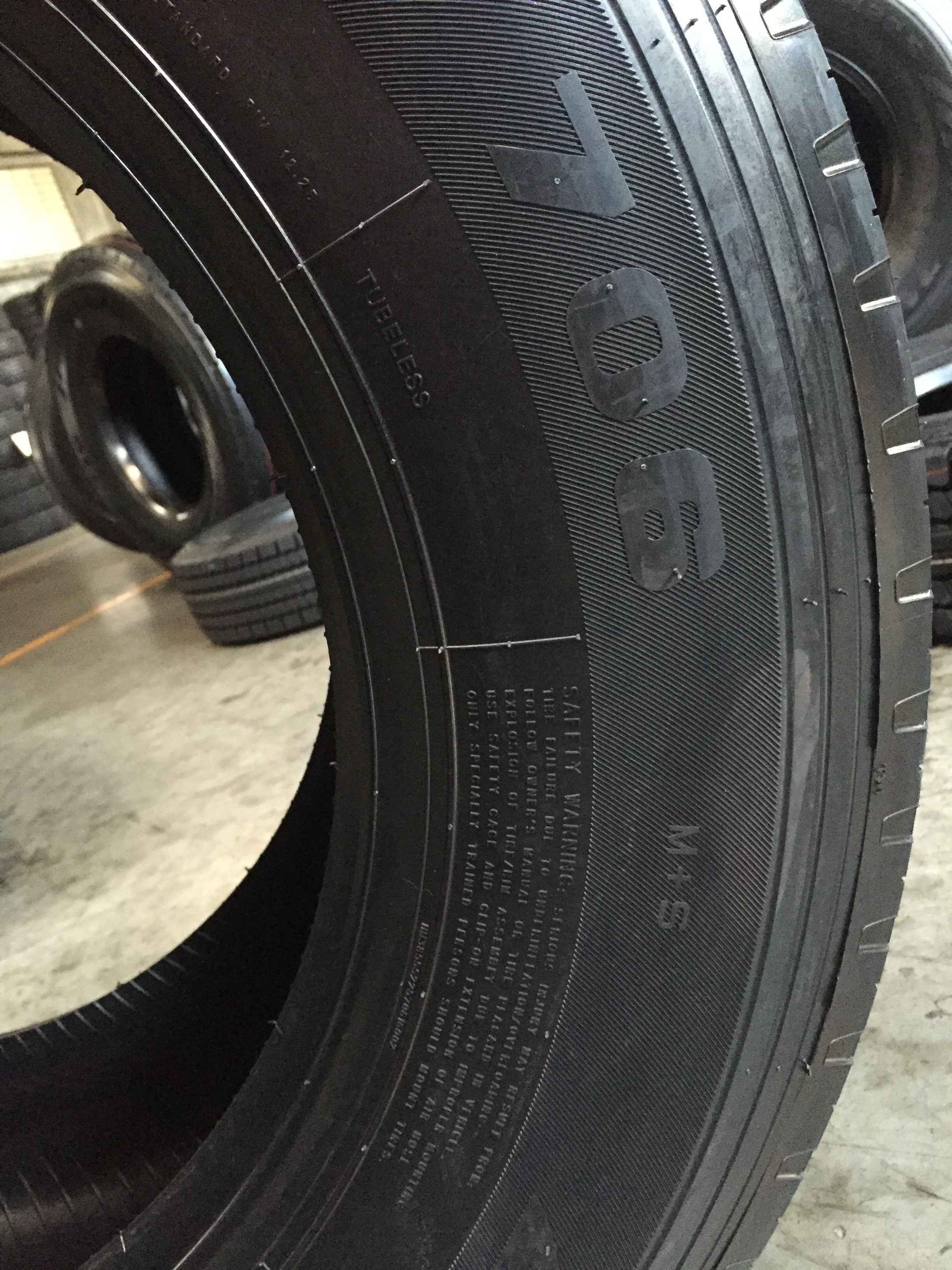 China top brand 385/55R22.5 385/65R22.5 425/65R22.5 445/65R22.5 super single truck tyres