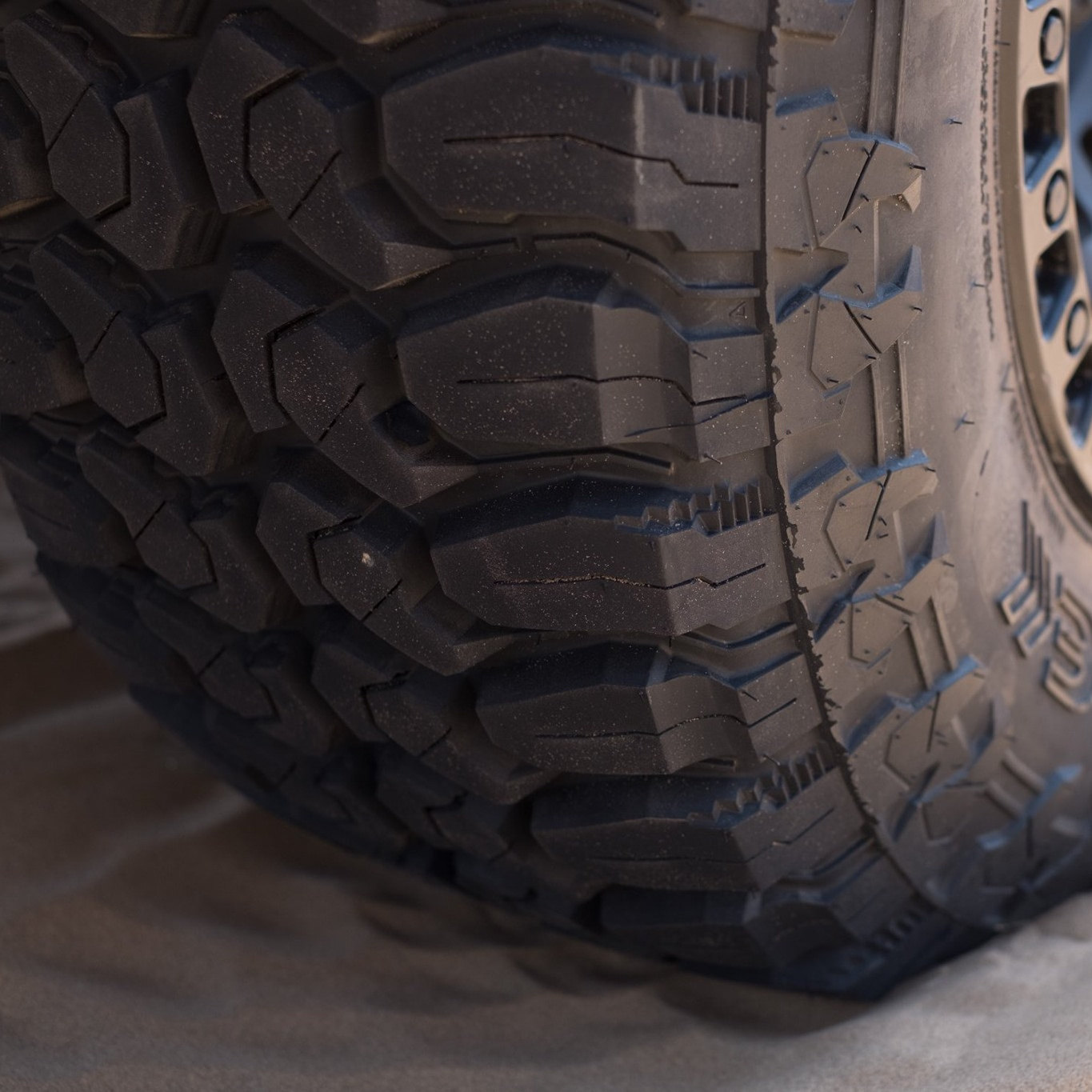 chinese wholesales of MT TIRE ,pick up truck 4x4 ,off road tyre quality and cheap 31 10.5r15