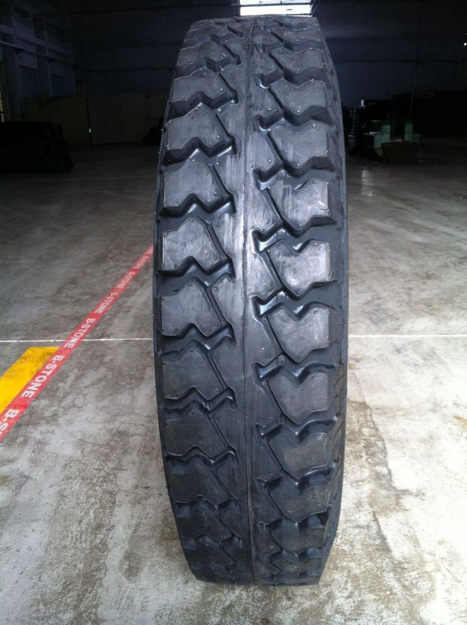 825x16 750x16 tbb tire