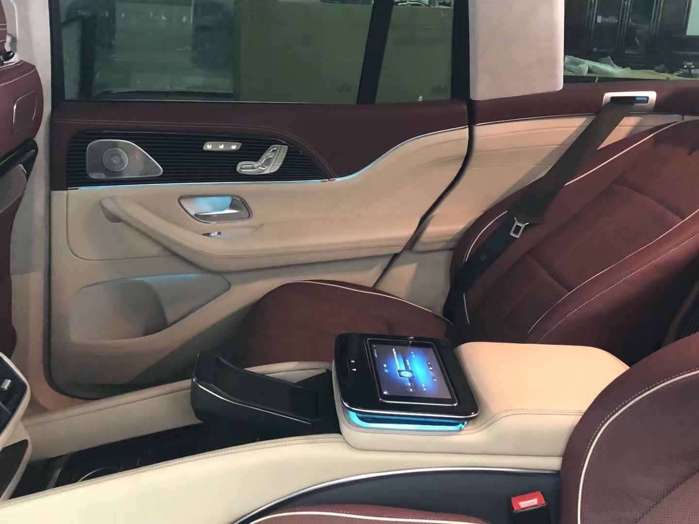 Factory Directly  Luxury Full Interior Modify Kit with Rear Seats Console for GLS 450 Upgrade to 2021 GLS 600 Maybach Style