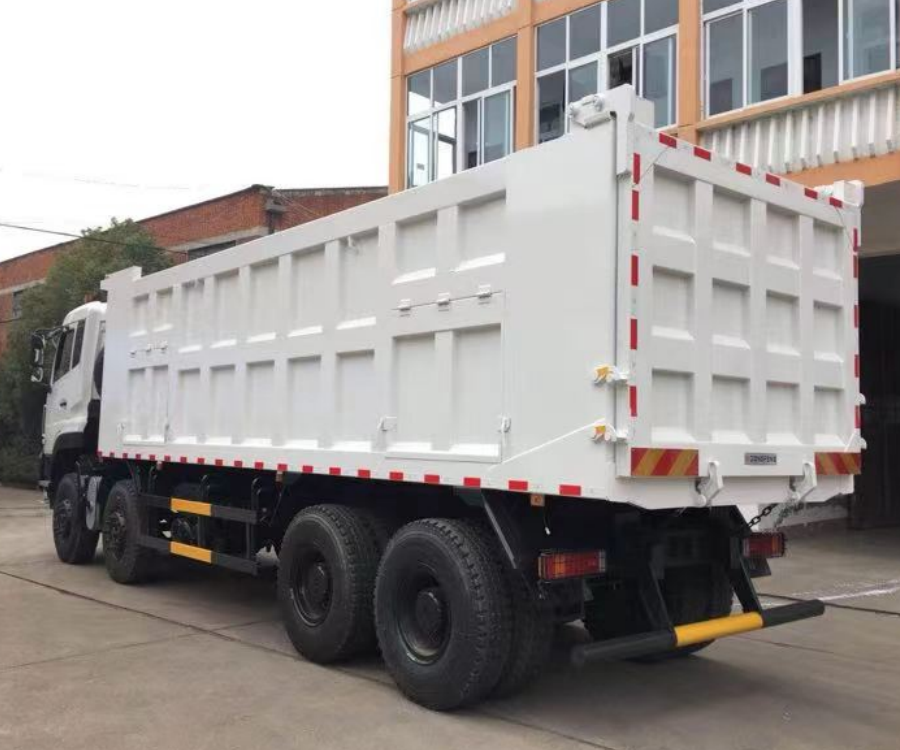 Brand New Dongfeng Truck Tipper Truck Dumper Cummins Engine 375hp 8x4 DongFeng Dump Truck