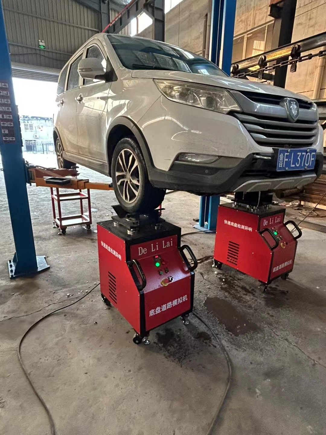 Hot Sale  Head Turn Chassis road simulator/Car Suspension Test Machine/Noise Diagnosis Machine