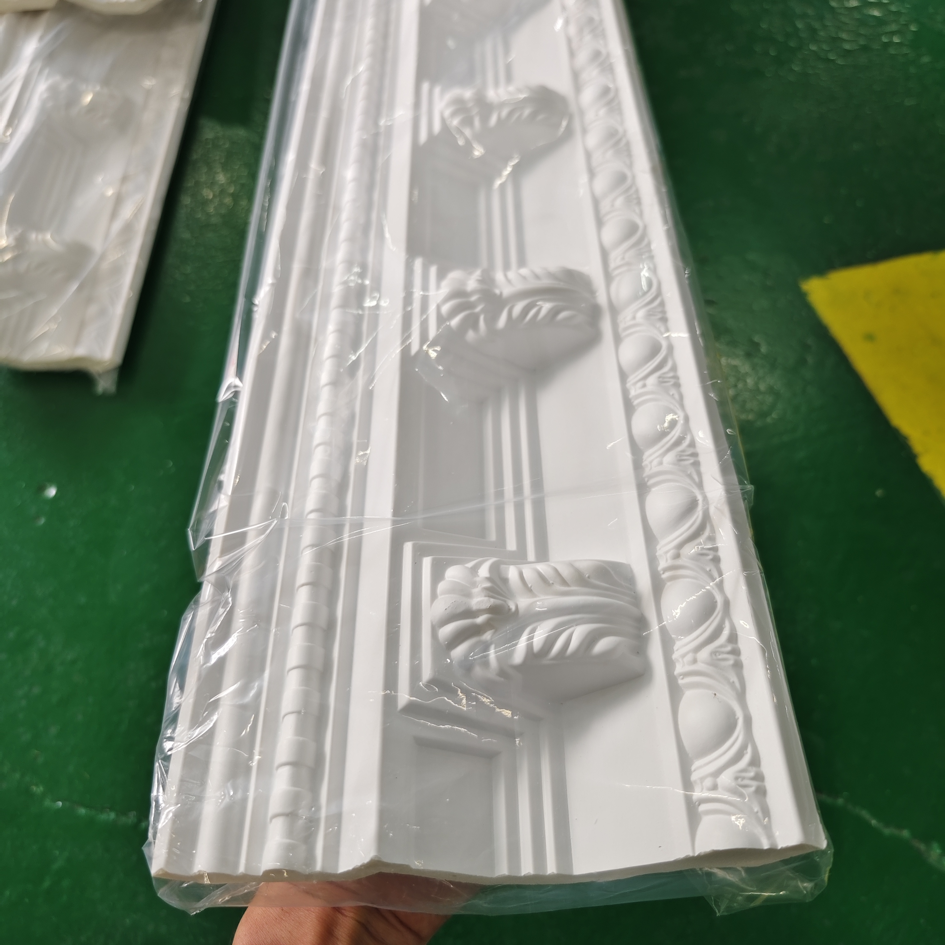 Interior Decoration Polyurethane Skirting Board And Pvc Baseboard Moulding For Sale