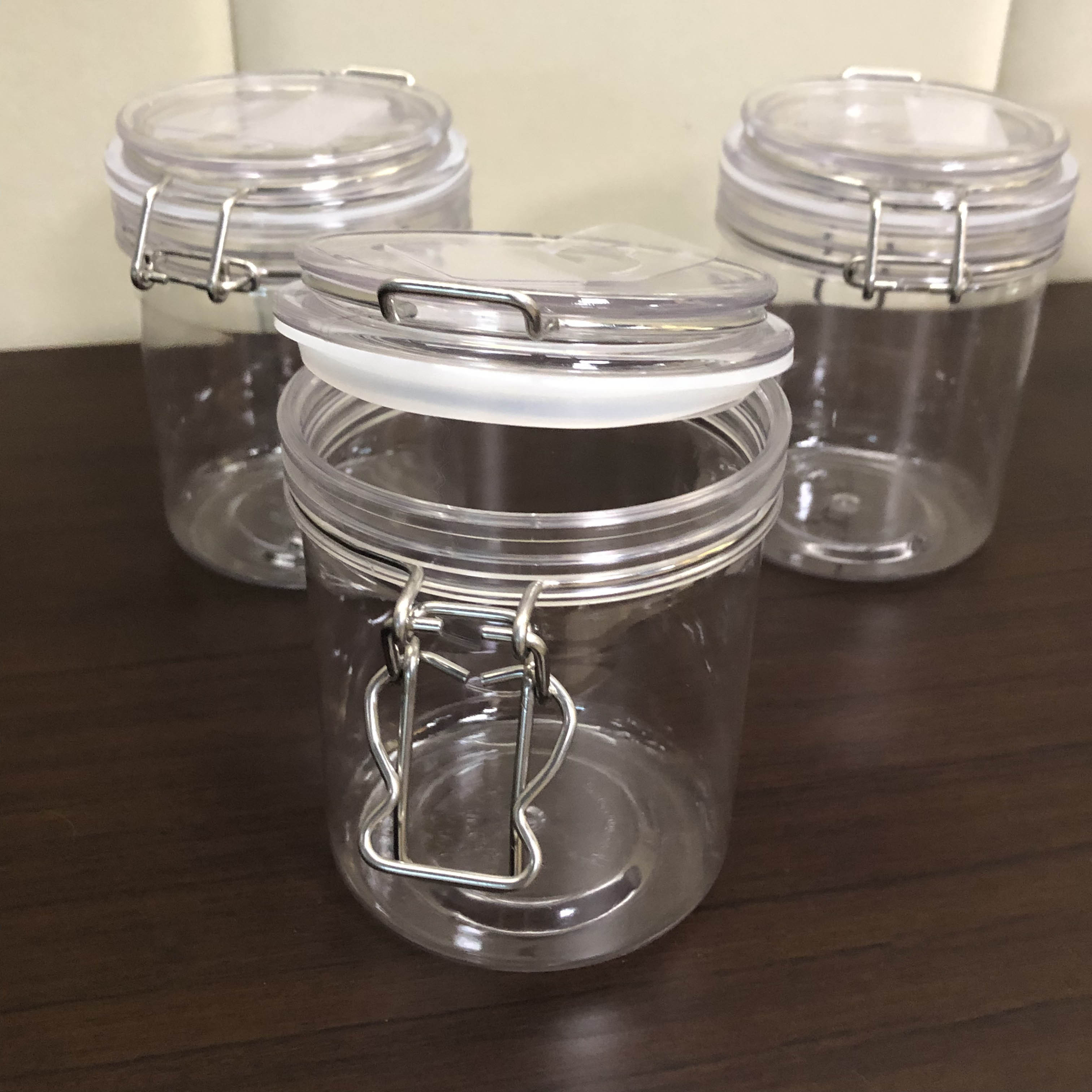 Pet Plastic Candy Jar with Air Tight Lid for Storage Bee Nut Flower Tea empty jar with Airtight Locking Clamp Lid