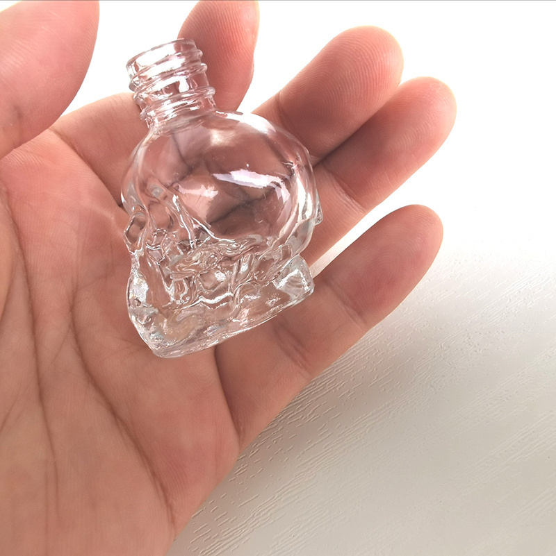 Avertan Glass Car Perfume Bottles Pendant 7ml 8ml Skull shape Car  Perfume Bottle  Empty Hanging