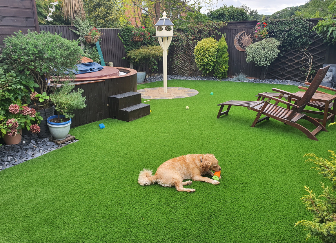 Easy to clean and pet friendly artificial grass free of heavy metal