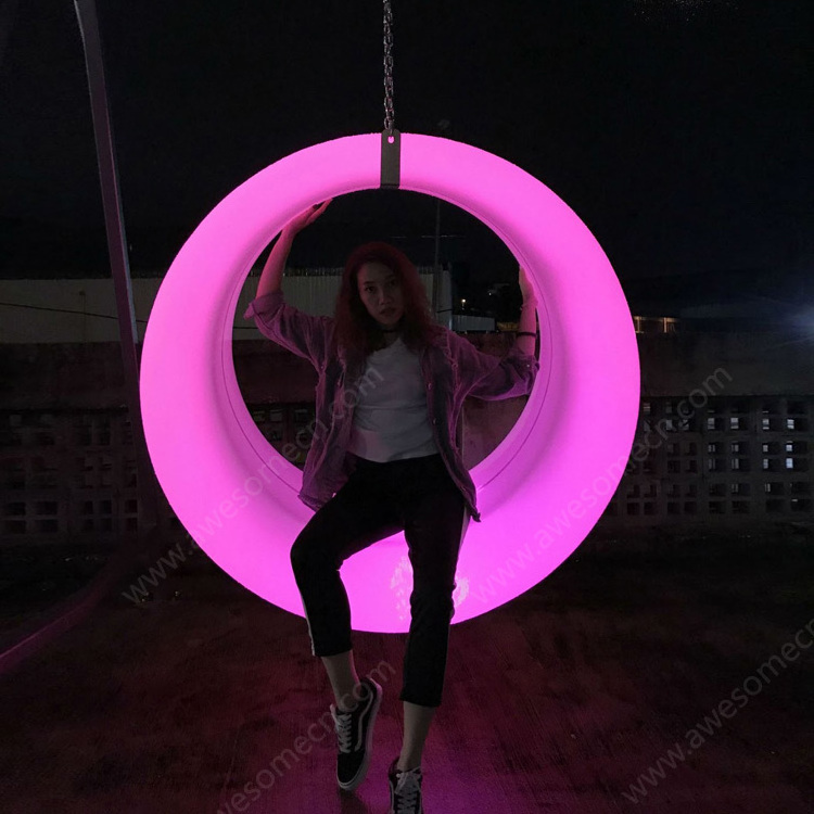 2023 New LED Outdoor Furniture Garden Supplies Illuminated Swing with Multi Color Lighting Solar Power