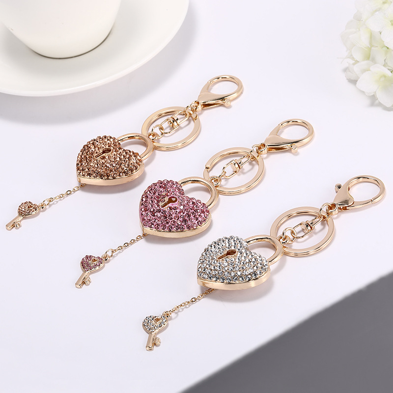 Love shape diamond keychain Pendant Heart lock key chain Wholesale custom jewelry for women lock and key couple key chain