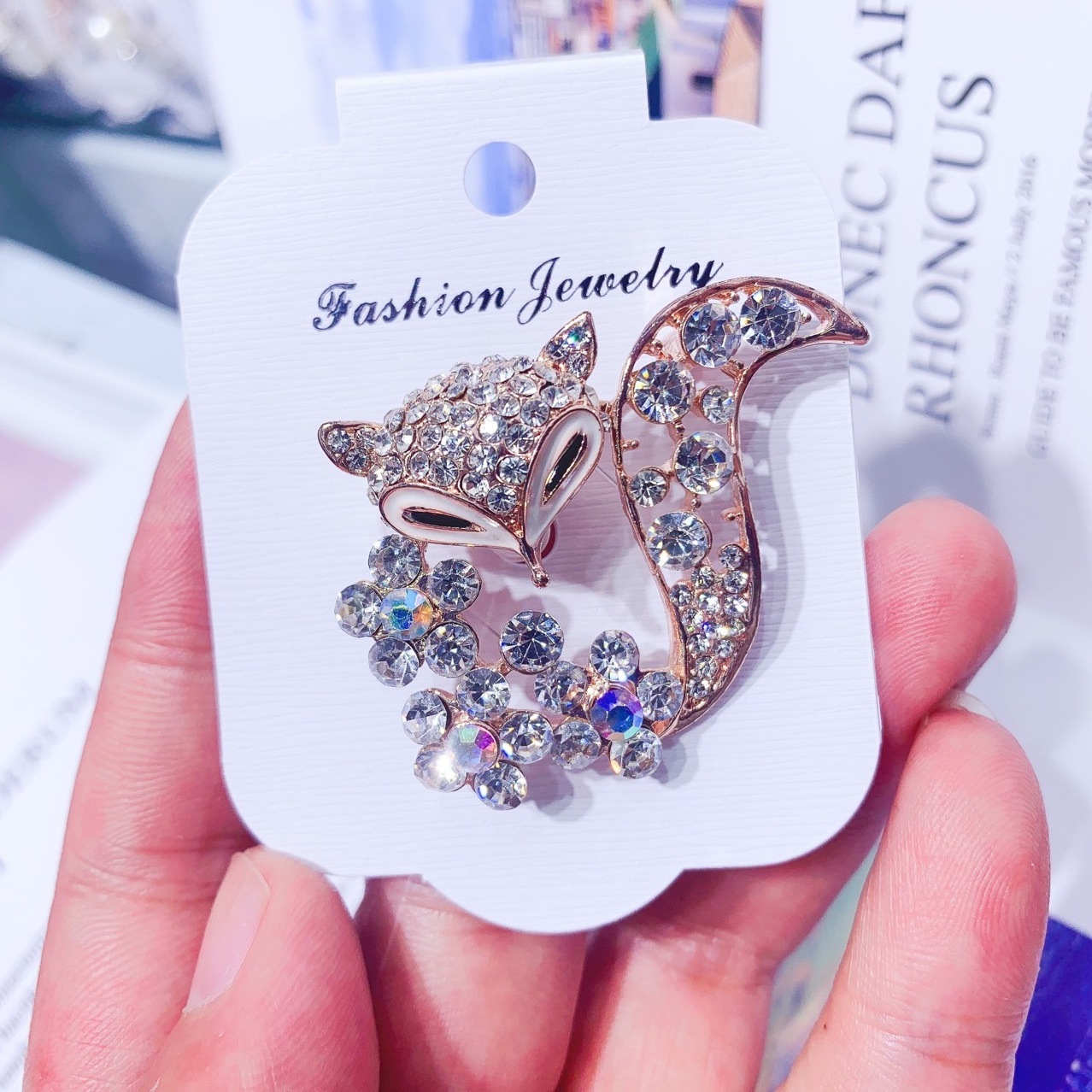 AA00171 Crystal Rhinestone Safety Brooch Zinc Alloy Women Coat Accessories fox brooch Safety Hijab Pins