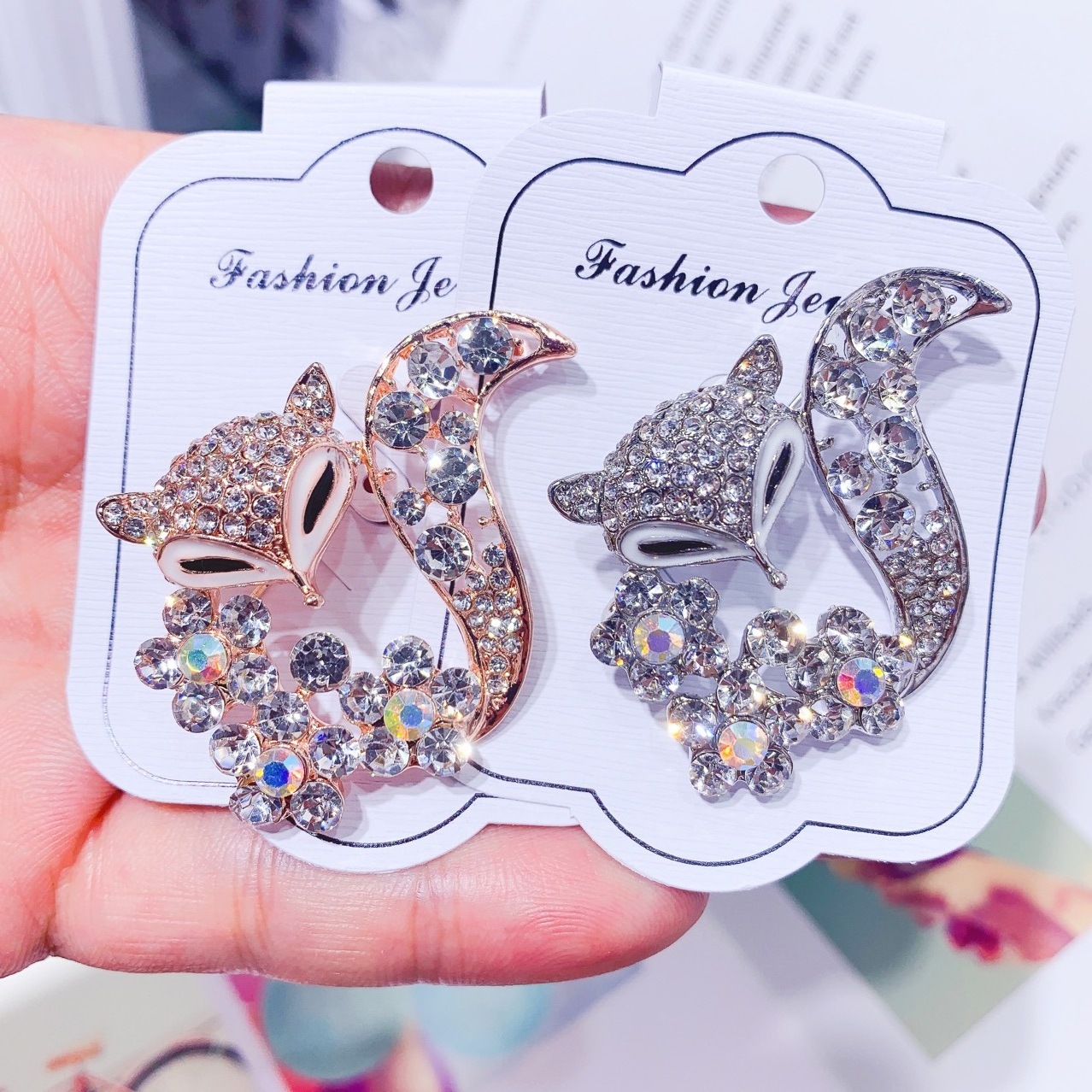 AA00171 Crystal Rhinestone Safety Brooch Zinc Alloy Women Coat Accessories fox brooch Safety Hijab Pins