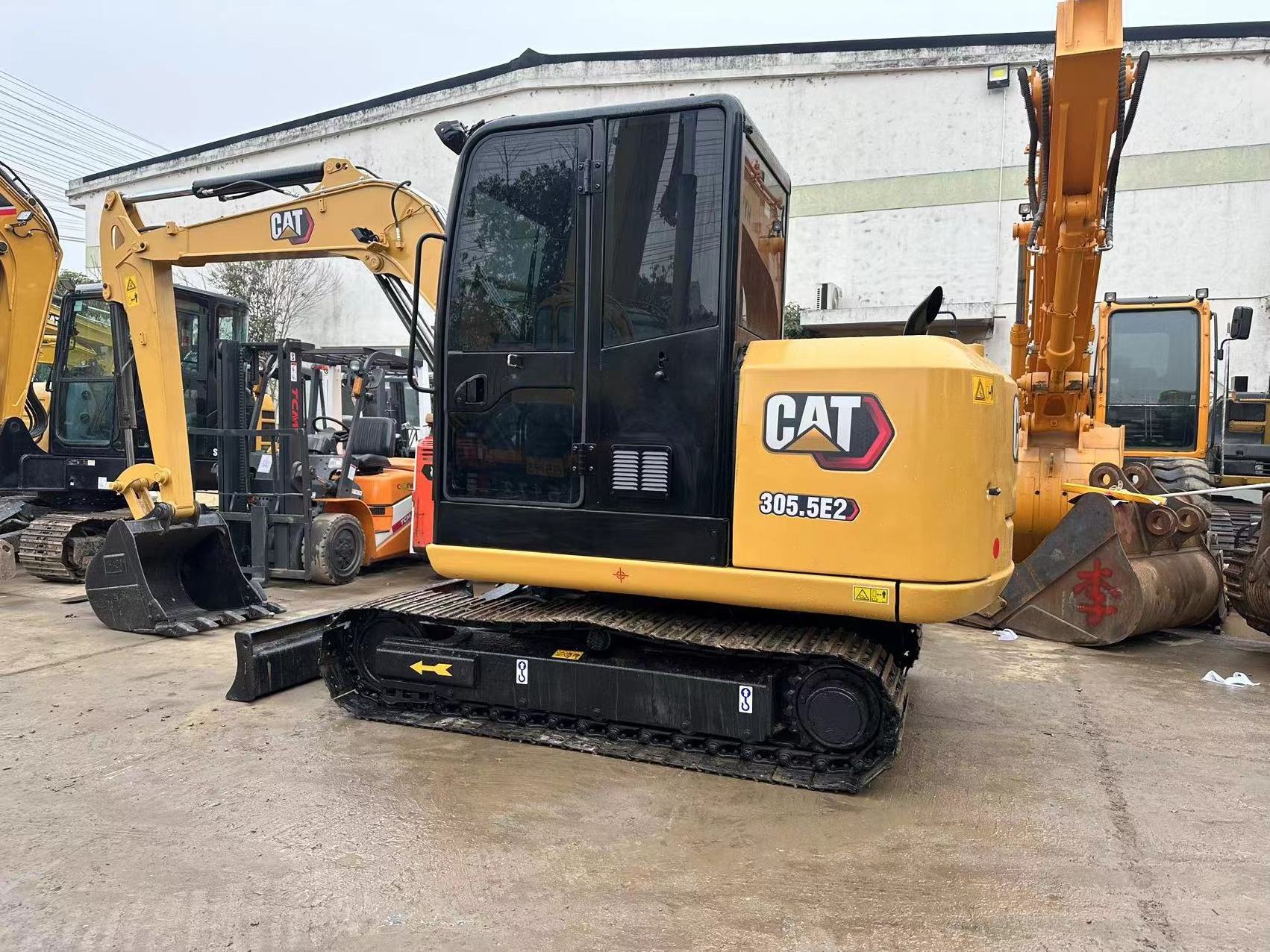 Shipping to USA Caterpillar 305.5E 305.5E2 5 ton Crawler Excavator Second Hand Cat 303 305 Mini Excavator