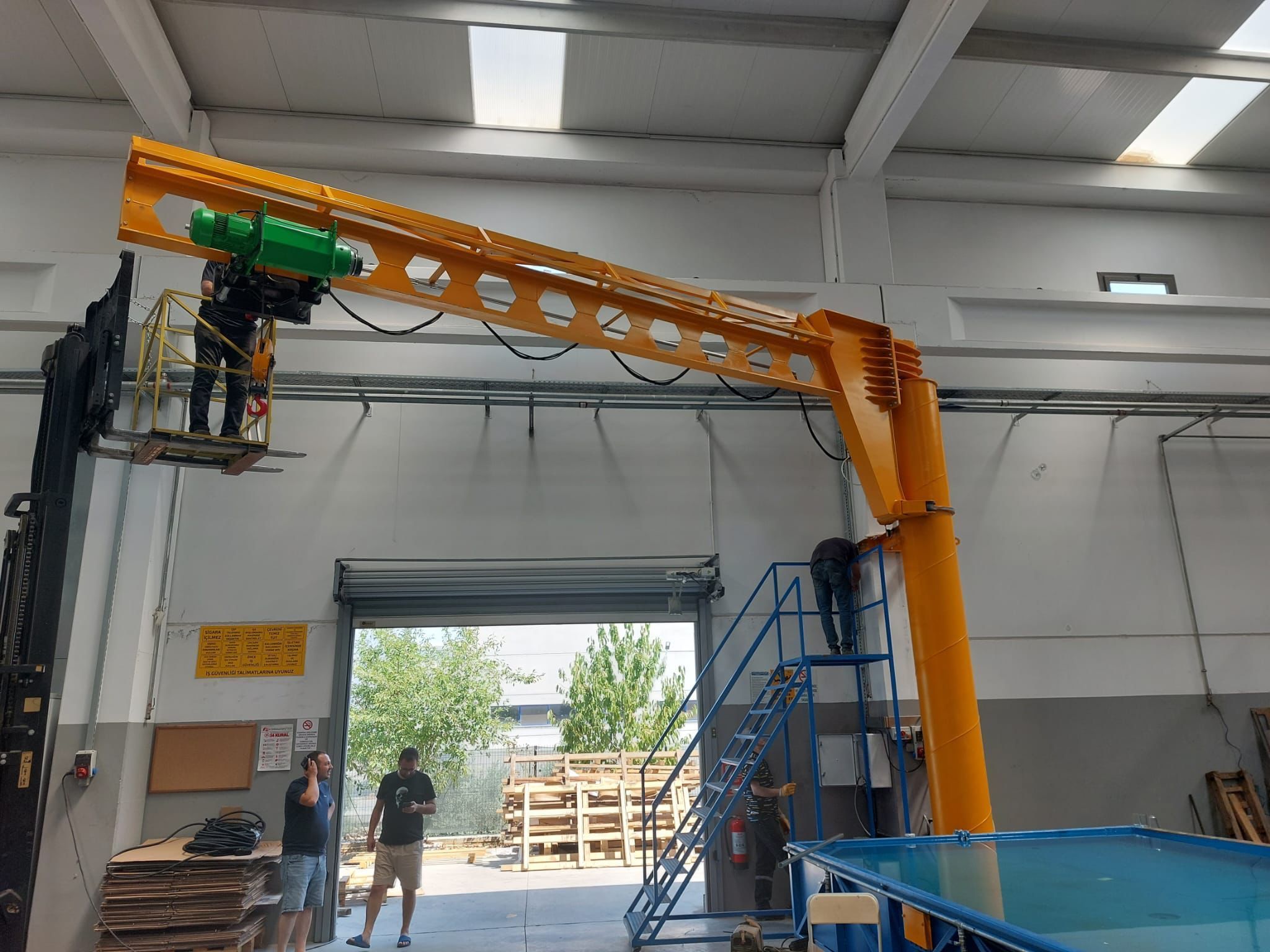 Jib Crane 5 Ton Factory Direct Sale Custom Moment Orange Customized Training Power Food Other Cranes Portable Construction Crane