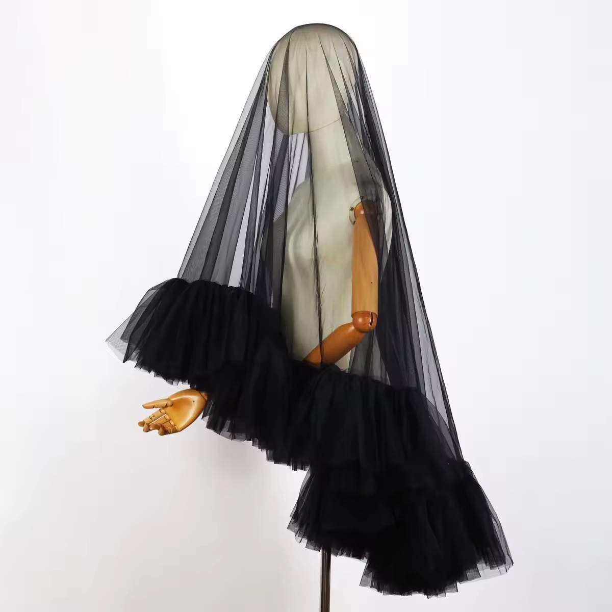 2024 Unique Black Ruffled Edge Tulle Veil With Comb Fluffy Bride Cover Face Veil  Gothic Cosplay veil For Halloween Masquerade