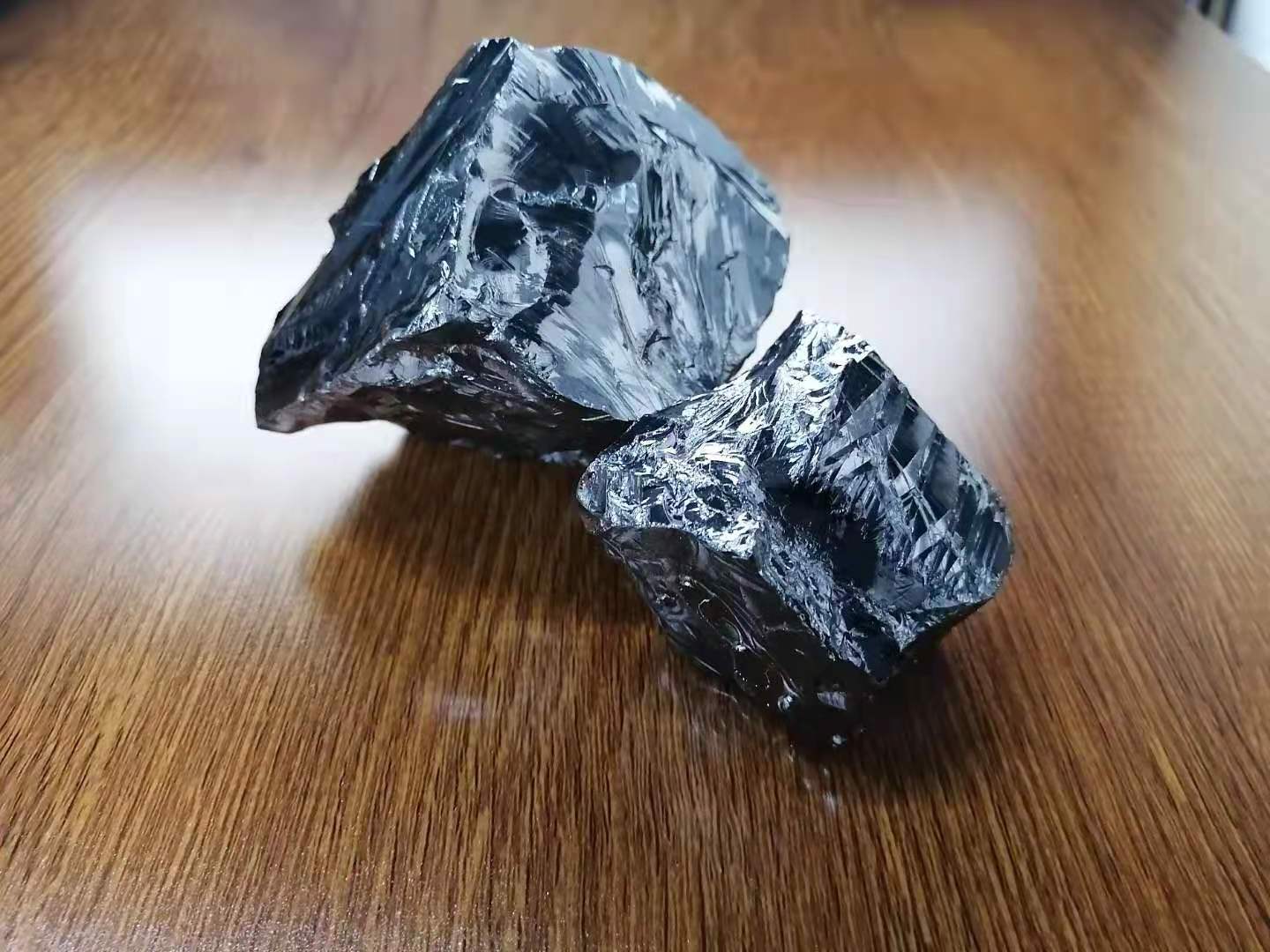 silicon metal industrial silicon the content of silicon element is about 98% the other impurities are iron aluminum calcium