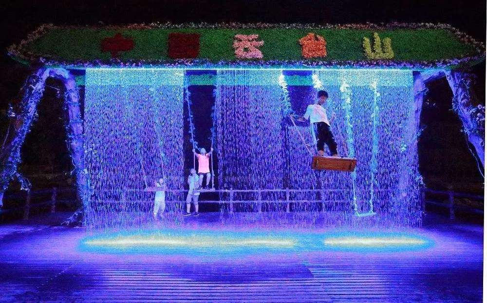 Customized Interactive Water Curtain Funny Outdoor Rain Water Fountain For Playing