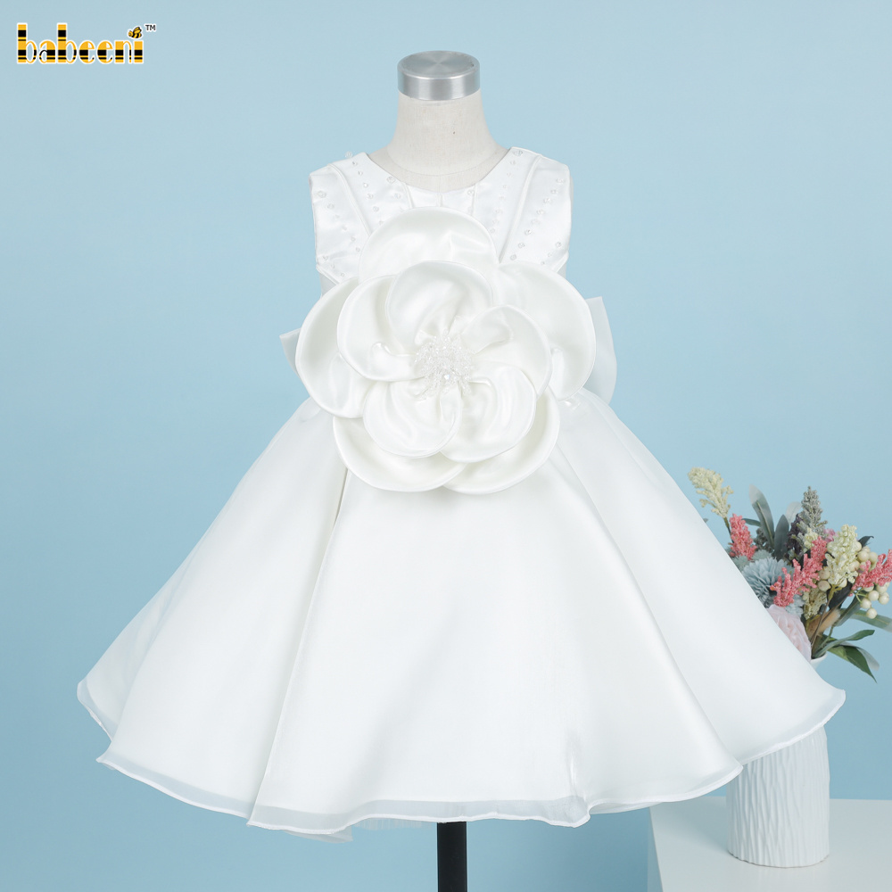 Girl Belted Dress In White OEM ODM kids smocked baby dress smocked girl dress kids clothing wholesale - DR3799