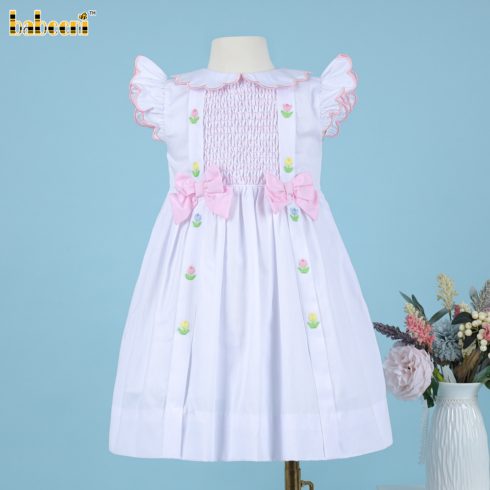 Girl Honeycomb Smocked Dress In White And Flower OEM kids smocked baby dress smocked girl dress kids clothing wholesale - DR3788