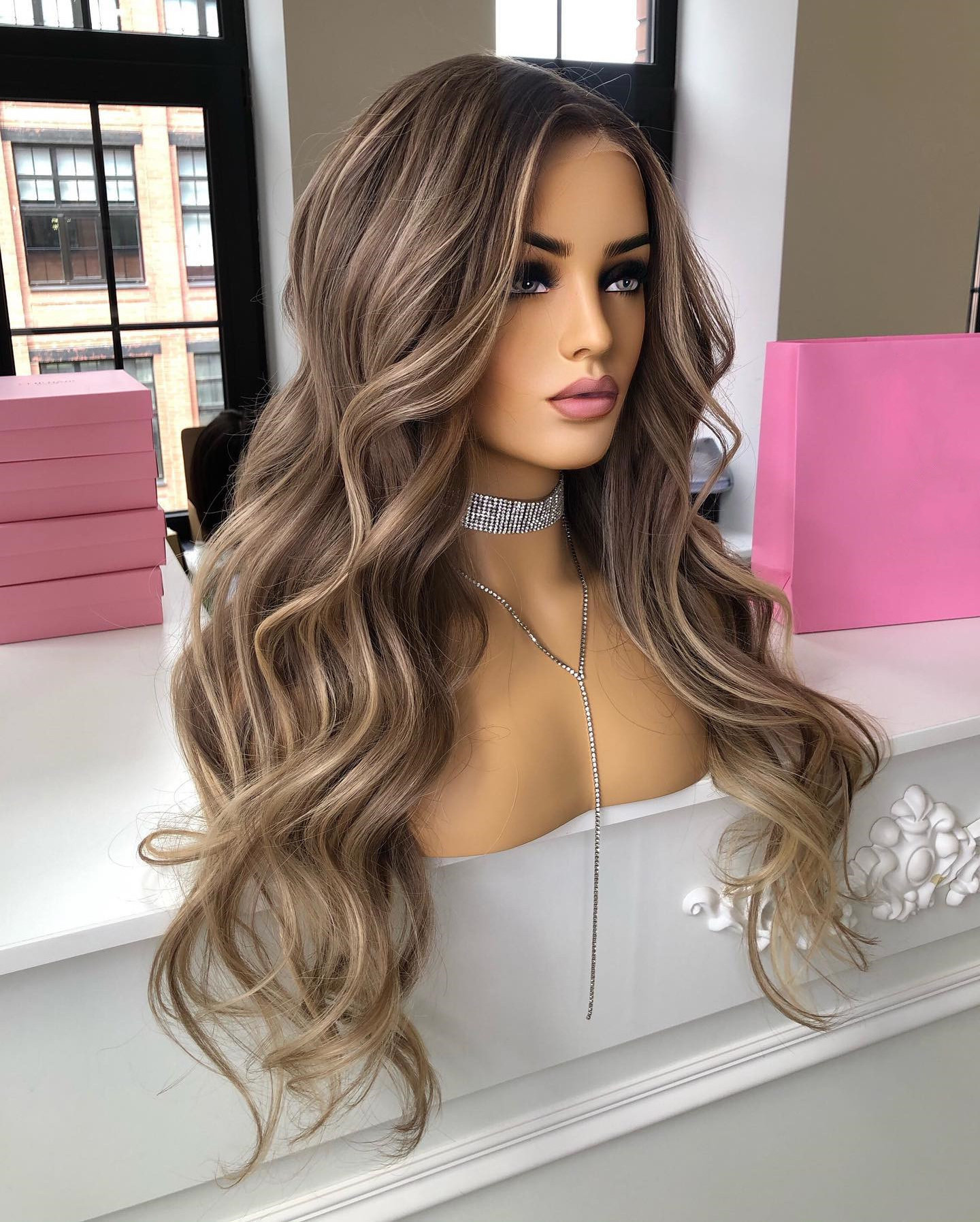 Fashion Wigs Supplier Ombre Ash Blonde Color Loose Wave Human Hair 150% Density 13*6 Deep Part Transparent Lace Front Wig