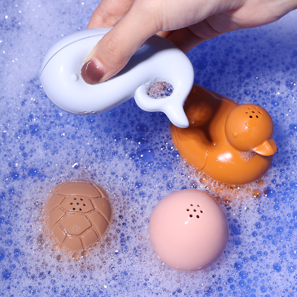 Duck Custom Logo Soft BPA FREE Silicone Bath Toys Baby Silicone Cute Mold Free Animal Bubble Spray Water Shower