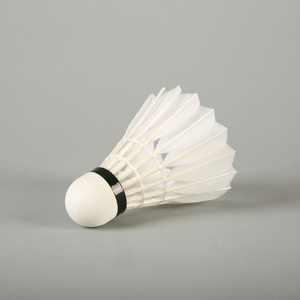 Top quality LING MEI 90 bwf most durable goose feather badminton shuttlecock sale