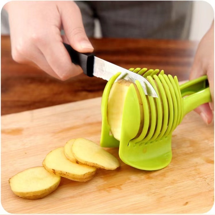 Multipurpose Handheld Round Fruit Slicer Tongs Zinc alloy Onion Holder Tomato Lemon Slicer