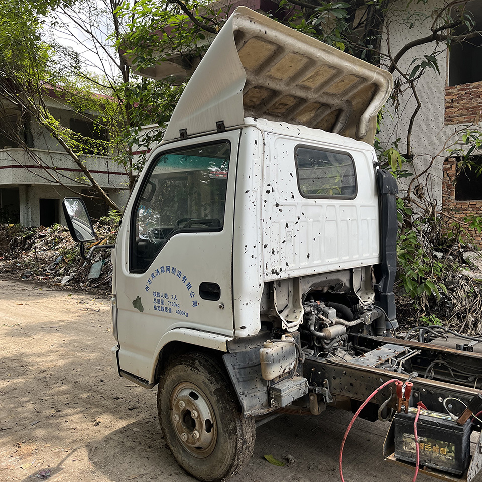 used Isuzu 4x2 Light Truck Cargo 5 Ton lorry Van Truck vehicles left hand drive Diesel Engine used truck