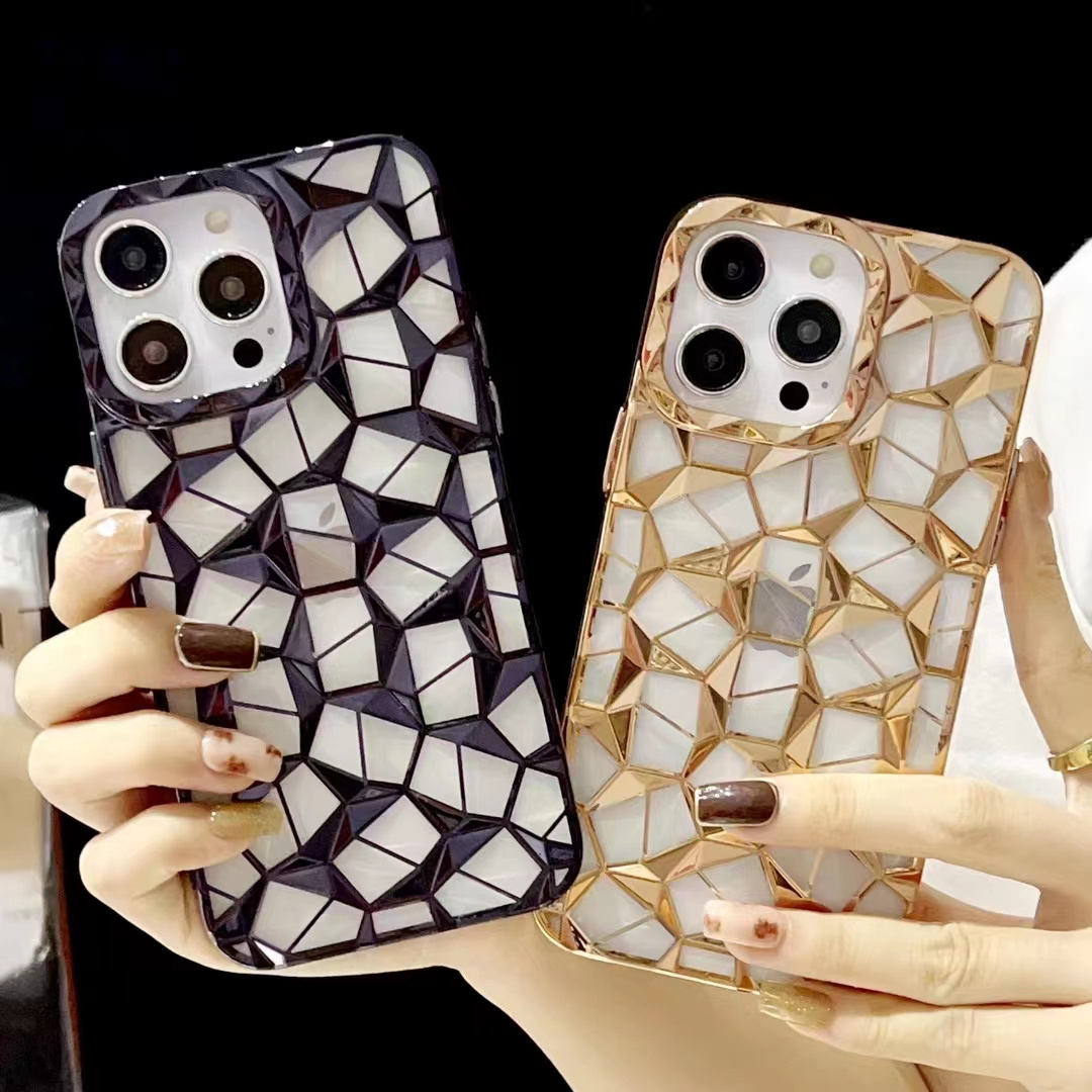 Luxury Cute Heart Diamond Phone Case For iPhone 13 12 11 Pro Max 14 Plus Silicone Cover Honeycomb Plated Cases for iPhone 14