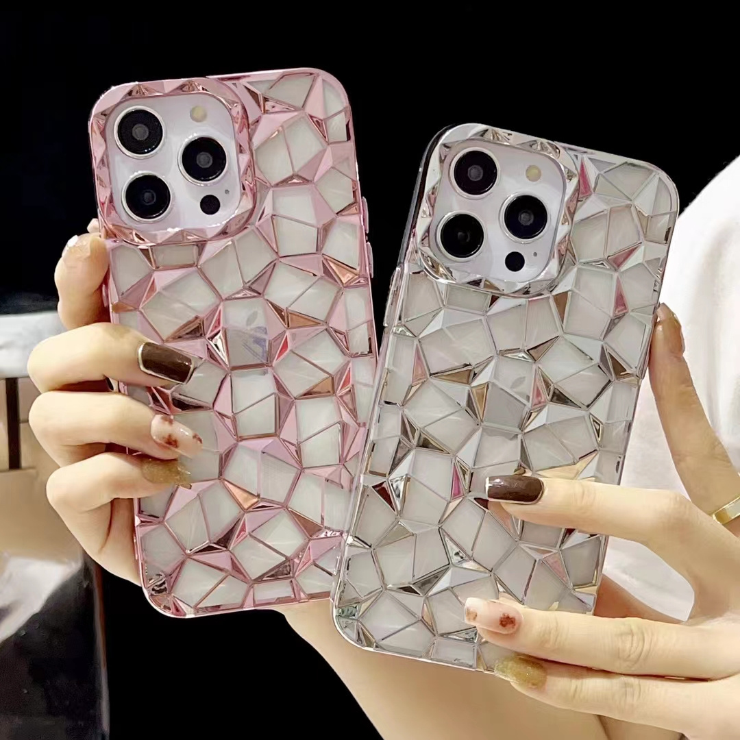 Luxury Cute Heart Diamond Phone Case For iPhone 13 12 11 Pro Max 14 Plus Silicone Cover Honeycomb Plated Cases for iPhone 14