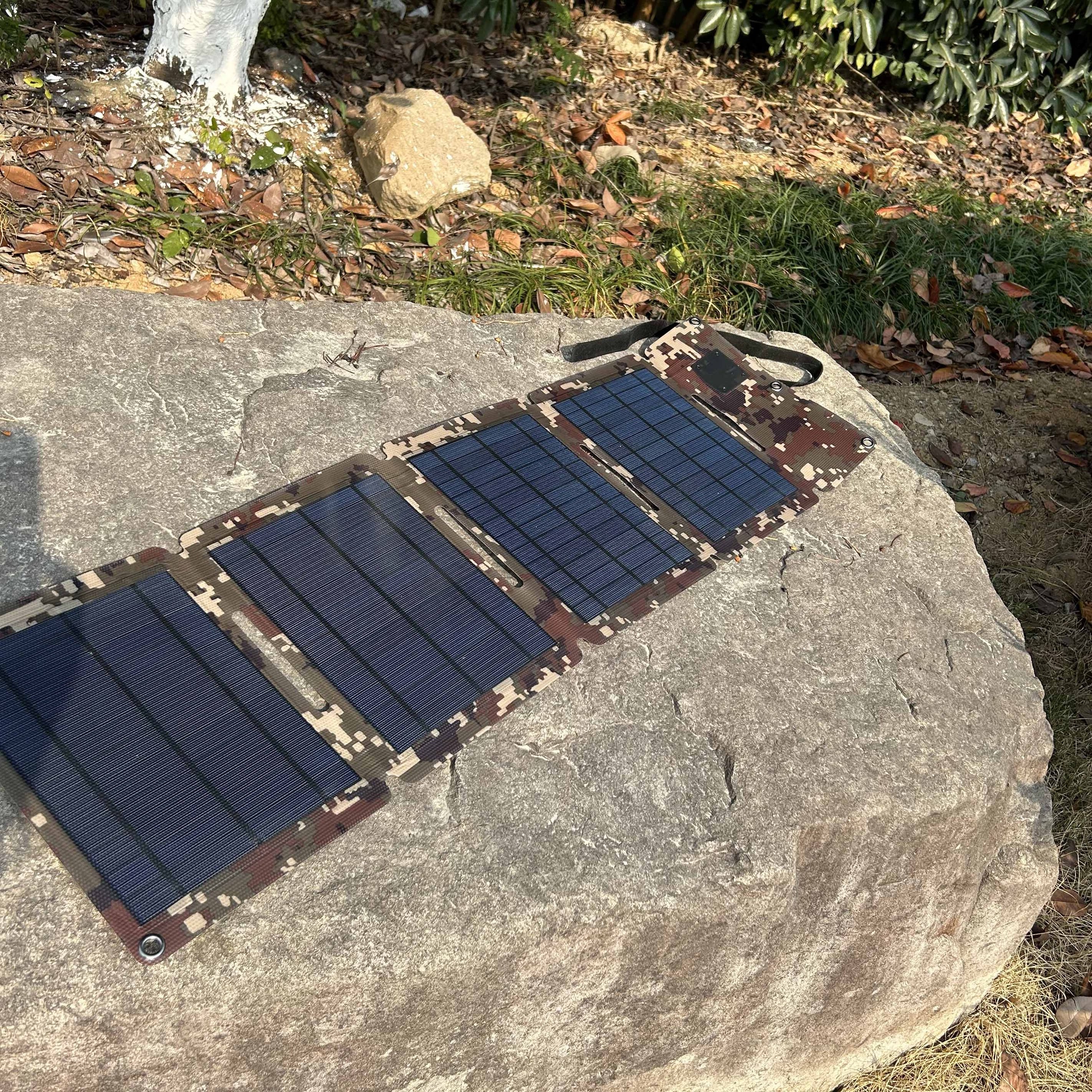 12V Output Portable Mono Solar Panel Charger For Trail Cameras