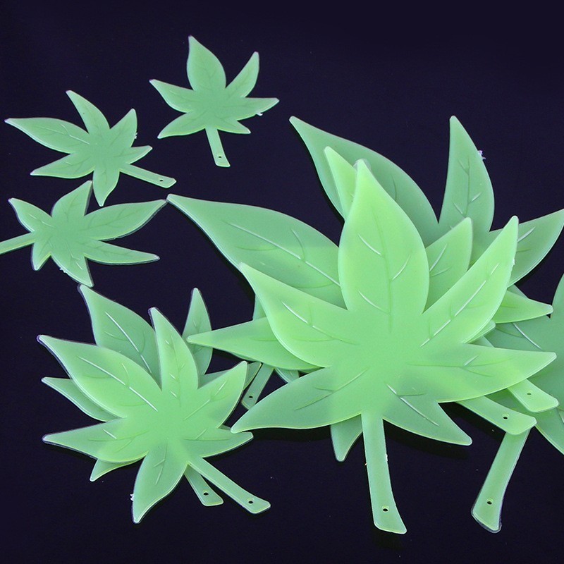 10 sets Glow-in-the-dark maple walls with fluorescent Christmas creatives plant decals in the children's room