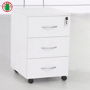 White 3 drawers chest of drawers