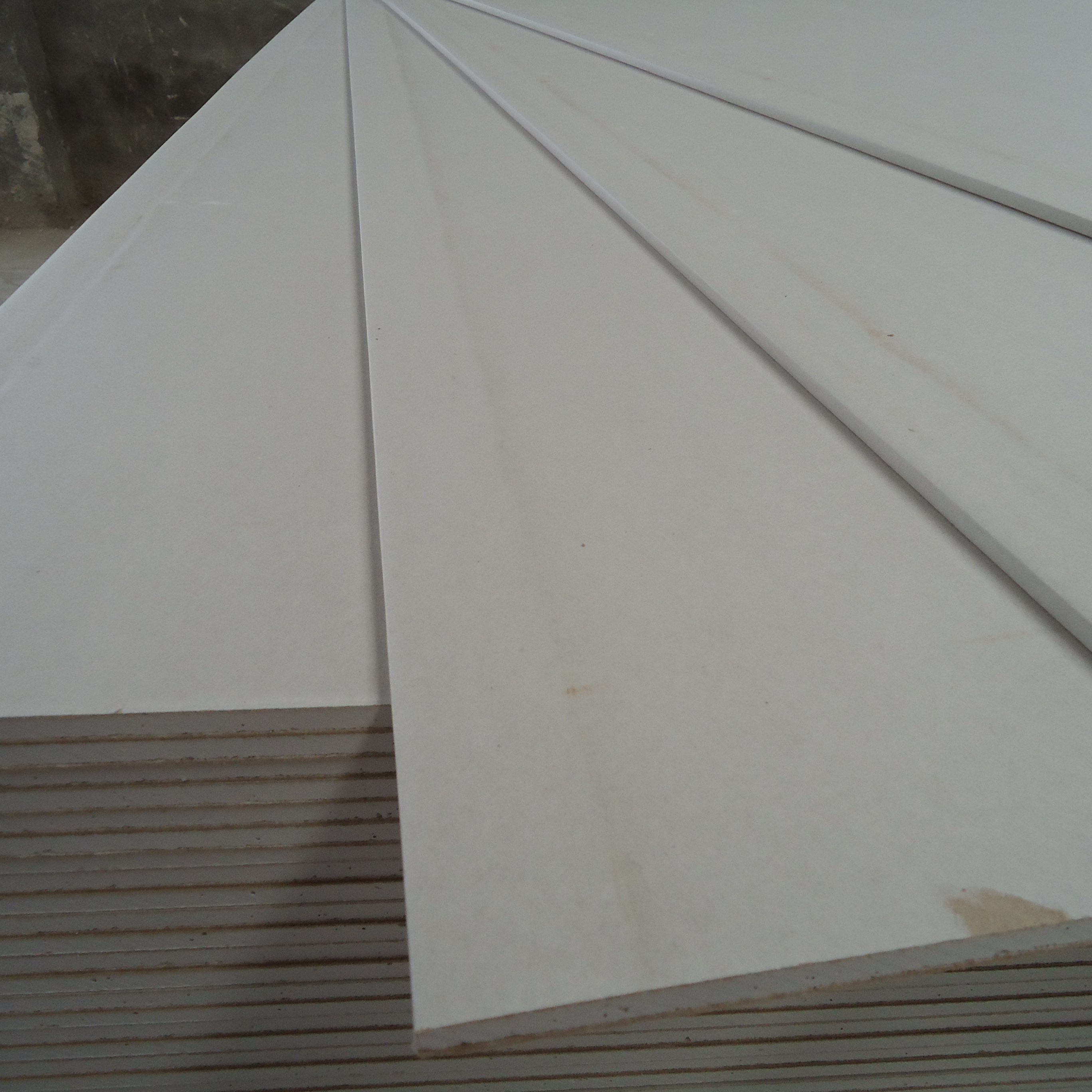 Cheap Prices Waterproof Paper Faced Gypsum Ceiling Board in China