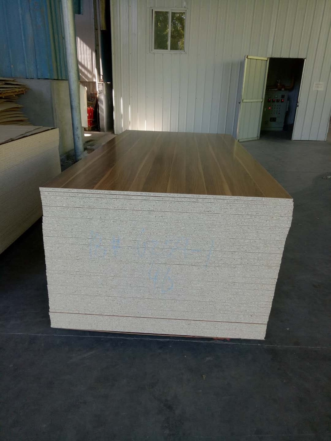 High moisture resistance particle board 18mm