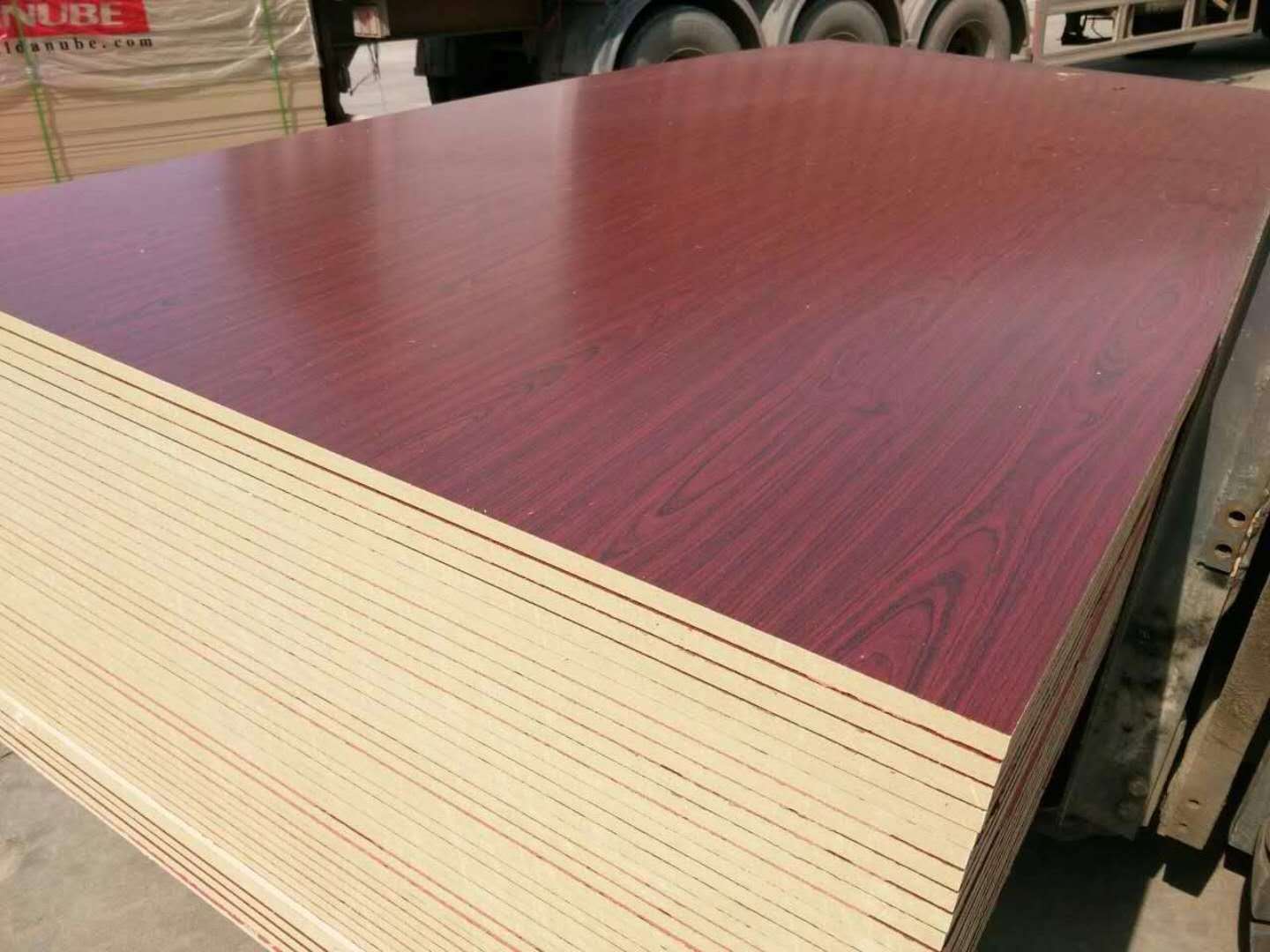 Melamine Mdf Plywood Sheet Factory Made 12mm 15mm 16mm 18mm Cherry White Blue Combi Wood Frame Surface Furniture Board Class ISO